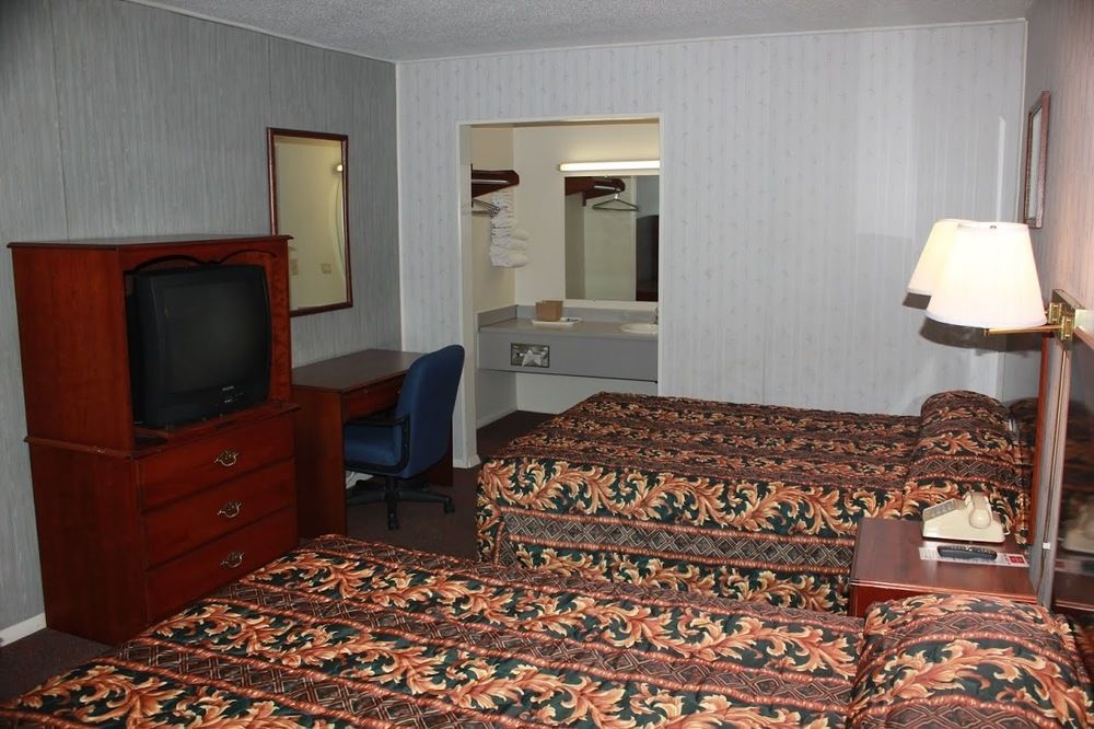 Red Carpet Inn - Louisville Buitenkant foto