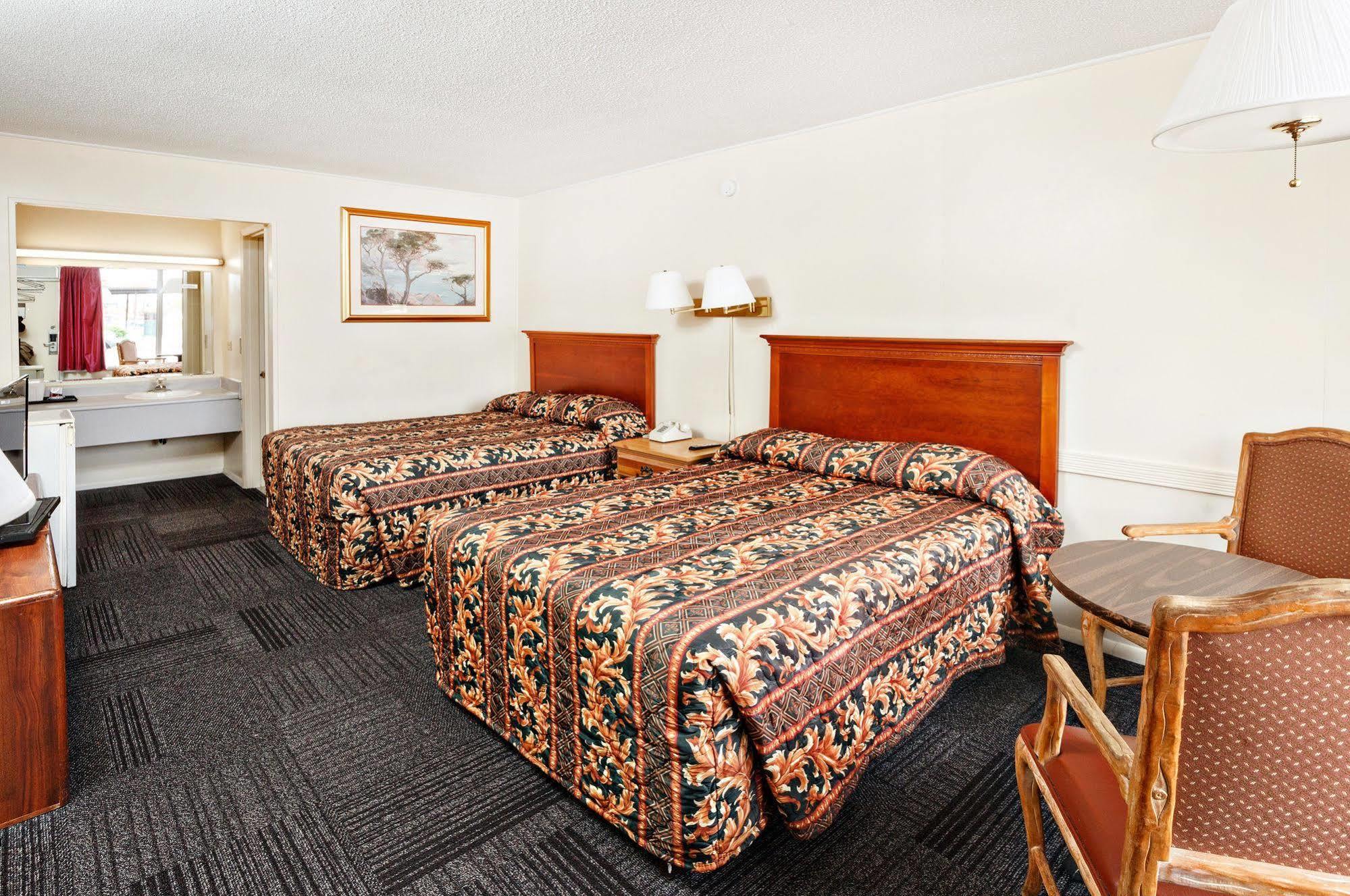 Red Carpet Inn - Louisville Buitenkant foto